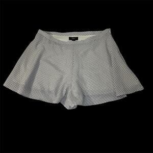 New Aqua Women’s High Rise Flare Fit White Shorts With Black Polka Dots Size L